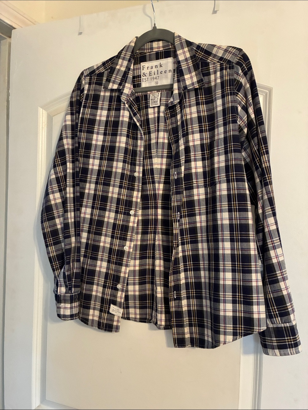 Frank & Eileen “Barry” Plaid Button-Down Shirt - M